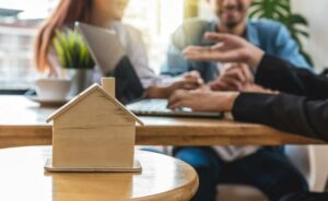 How to Make an Offer on a House